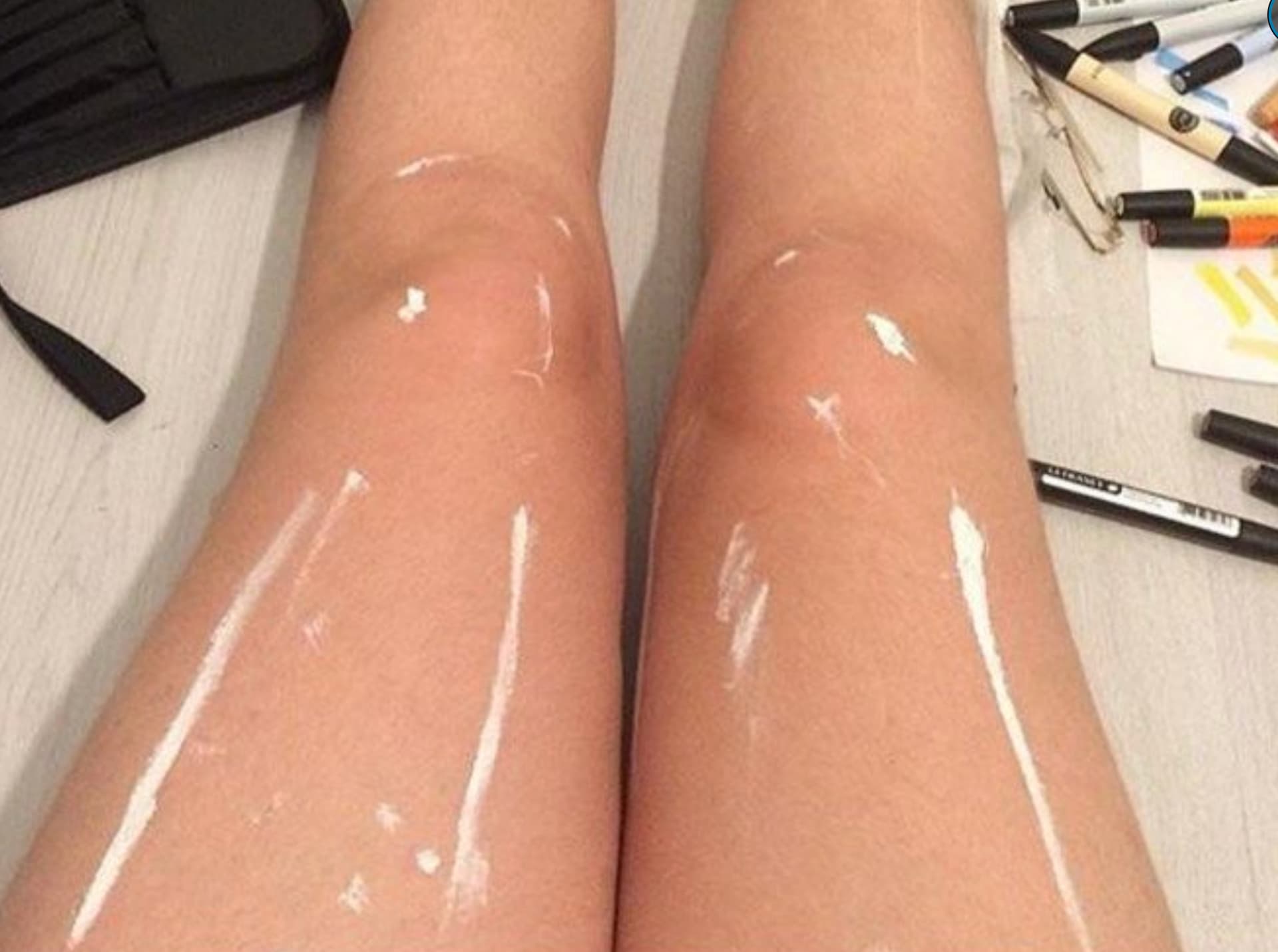 shiny legs illusion